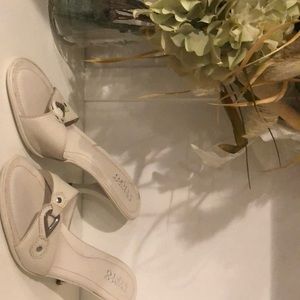 Woman’s size NWOT 10 Franco Sarto white heels